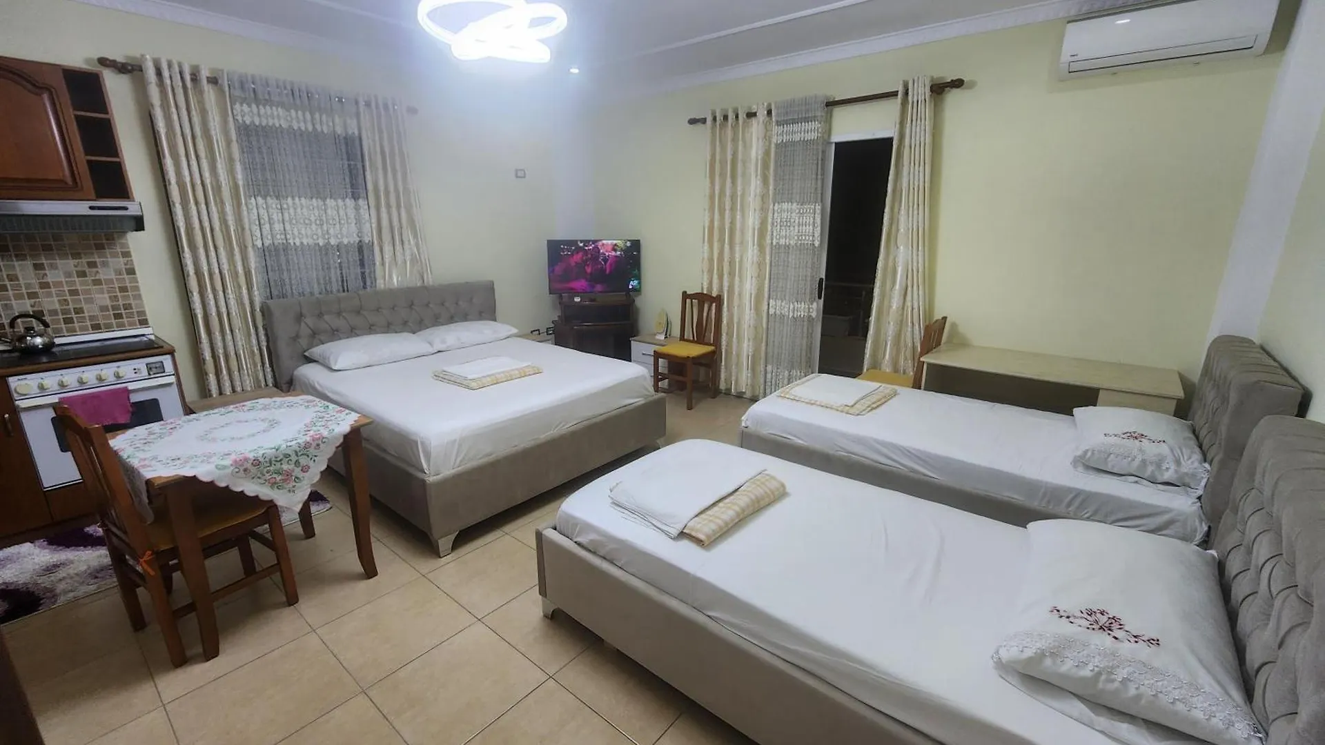 Nasi Apartament Tirana 0*,